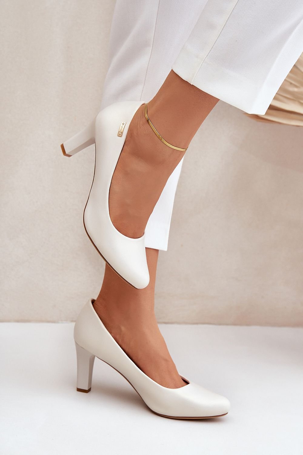 Magassárkú körömcipő model 206814 Step in style