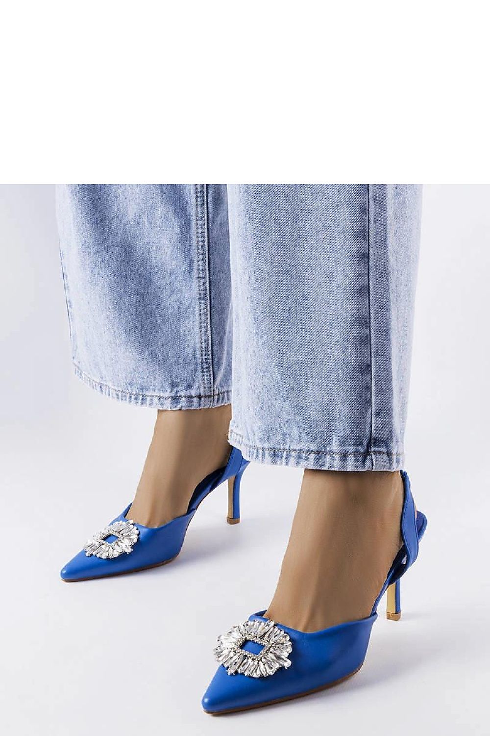 Tűsarkú körömcipő model 207852 Solea