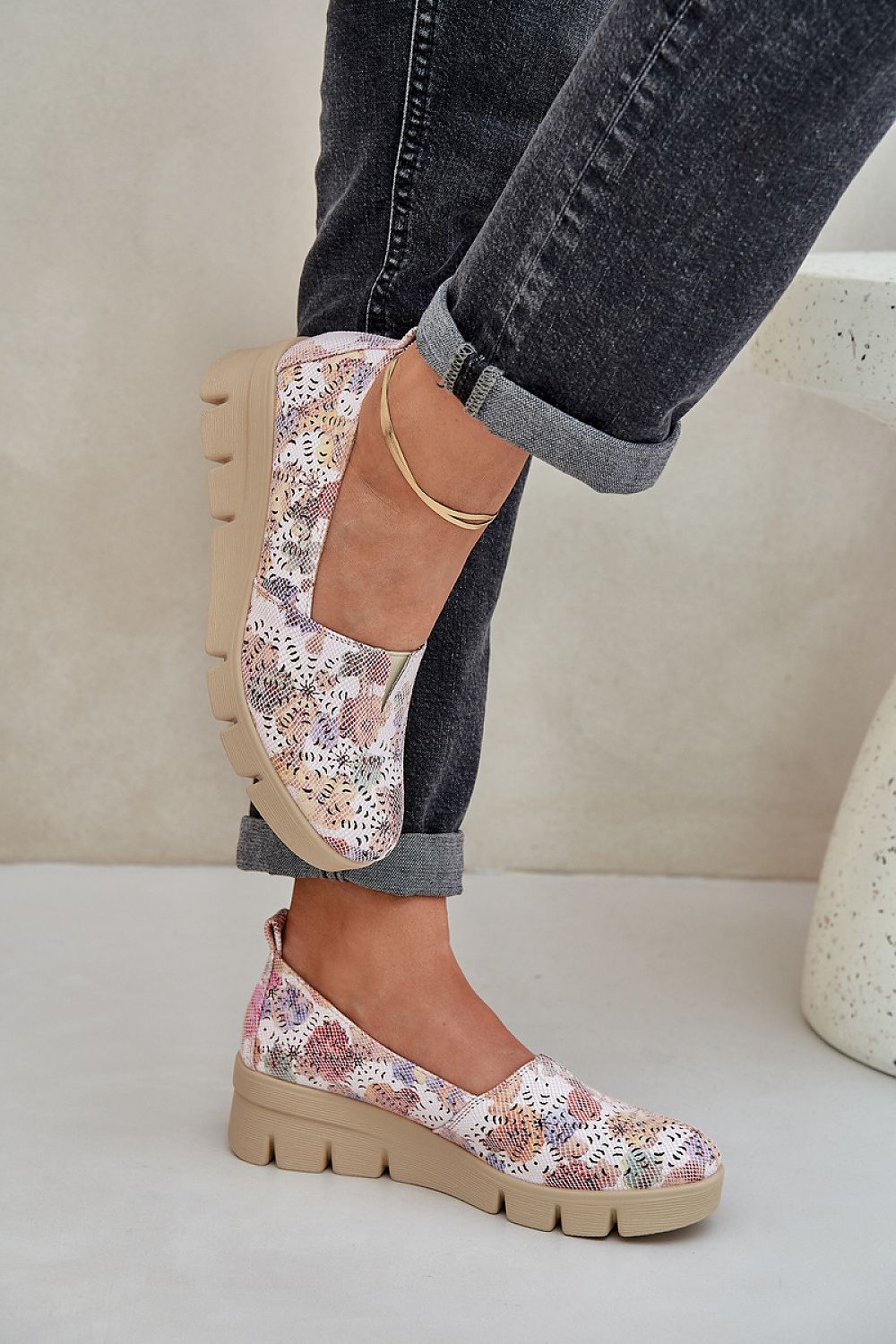 Telitalpú félcipő model 208429 Step in style
